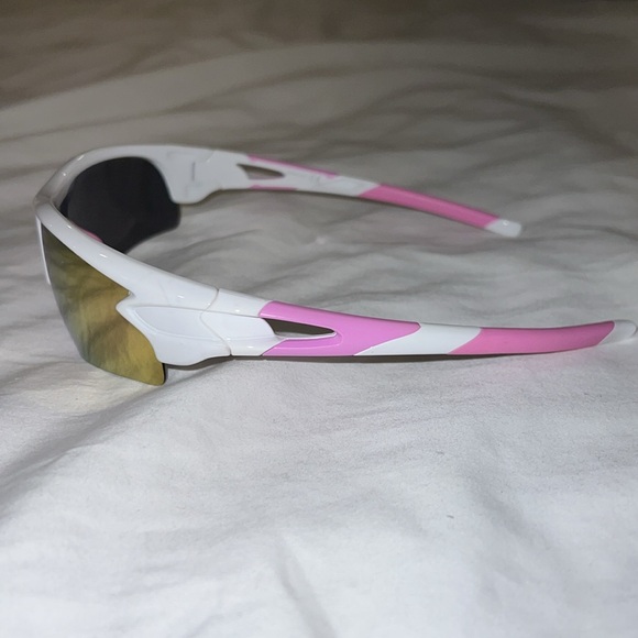 Sports Sunglasses - Picture 4 of 5